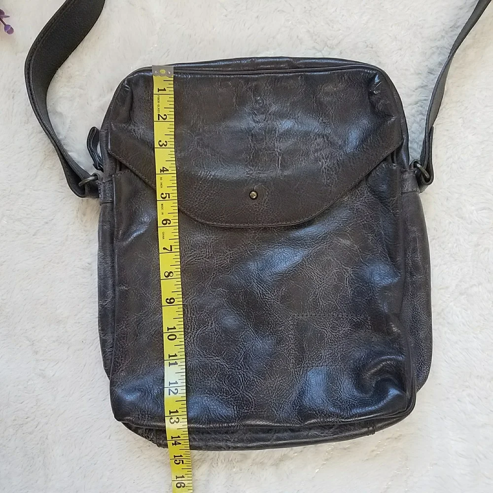 Banana Republic Vintage Leather Messenger Bag